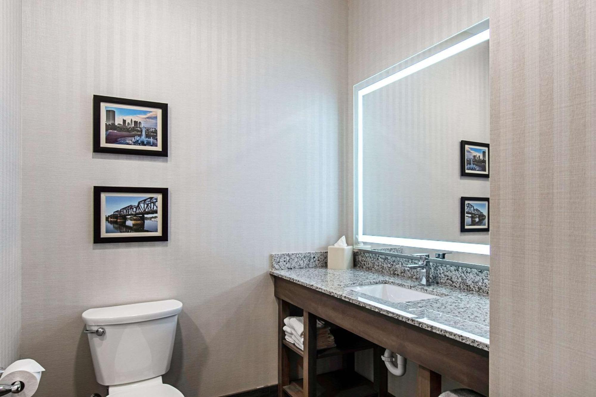Comfort Suites Grove City - Columbus South Buitenkant foto